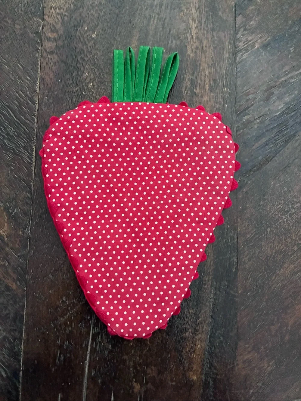 Vintage (1970’s/80’s) strawberry pot holder, by Specialty Sewn Products, Inc